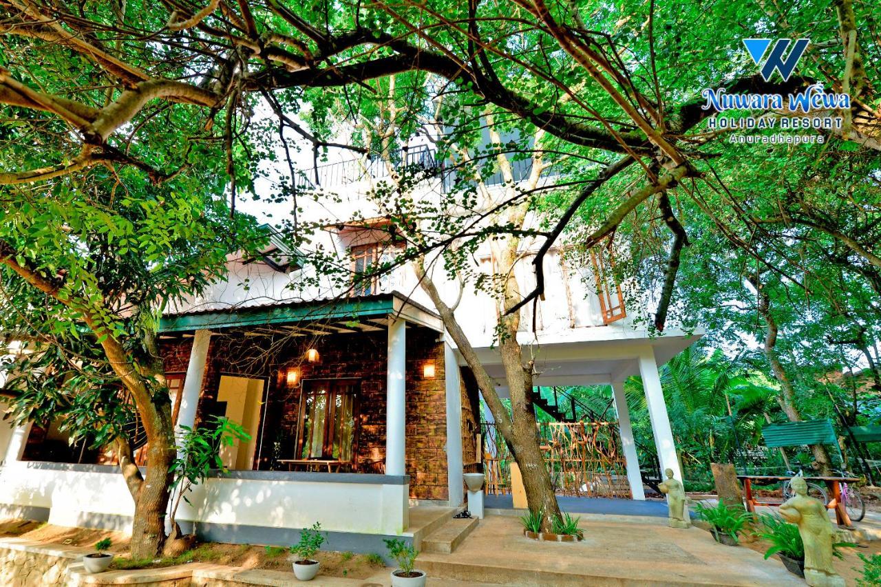 אנוראדפורה Nuwara Wewa Holiday Resort מראה חיצוני תמונה