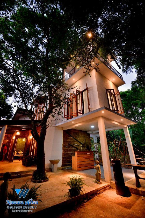 אנוראדפורה Nuwara Wewa Holiday Resort מראה חיצוני תמונה
